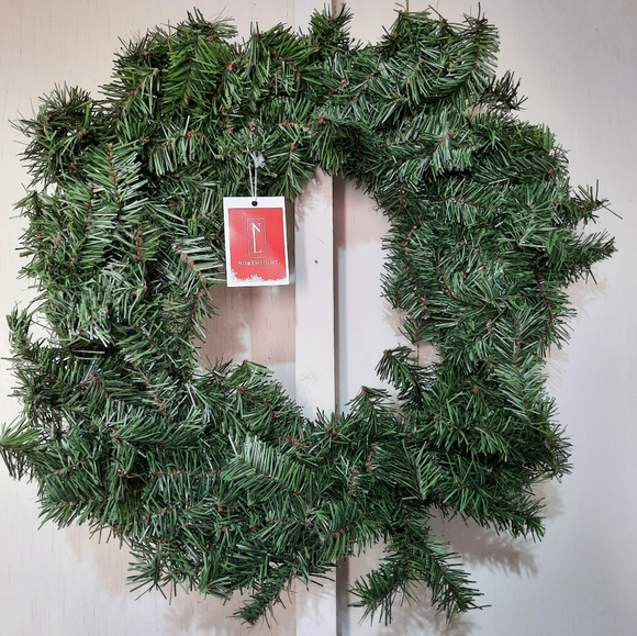 24 inch wreath - Picture 1 of 2